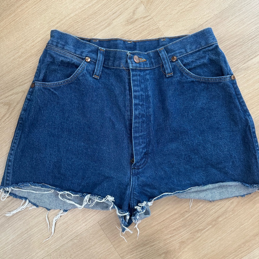 High-waisted vintage Wrangler denim shorts